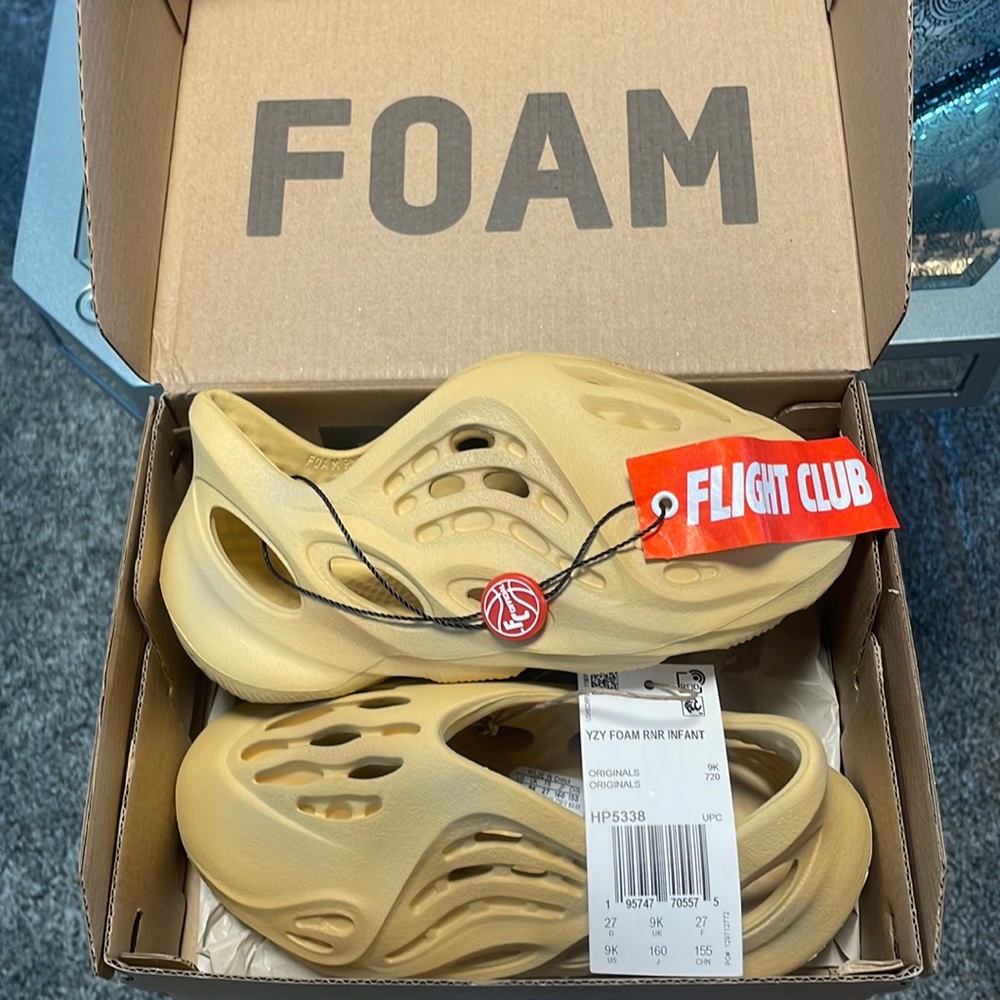 Yeezy Foam Runner- infant/toddler sz9  color-Desert Sand.